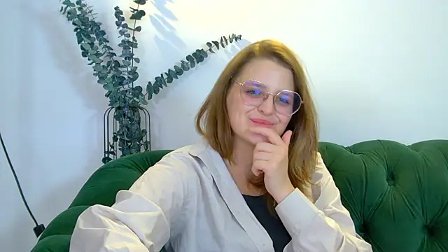 AlexaAvery webcam