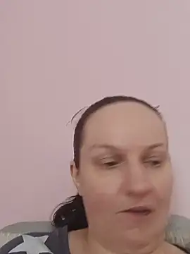 BustyLadyAlma webcam