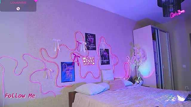 Lillianhot68 webcam