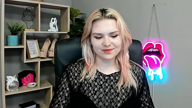 SweetLilyxo webcam