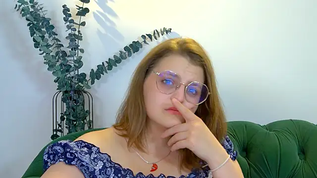 AlexaAvery webcam
