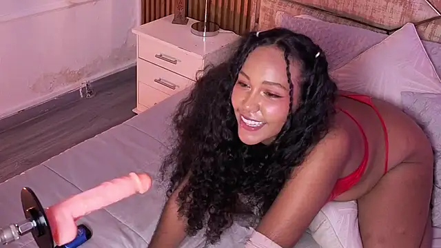 MiaBlackrose webcam