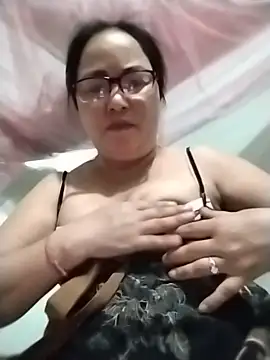 Naaya8109 webcam
