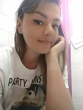 krisssexi - KrissSexi's free webcam - UK Sex Cams