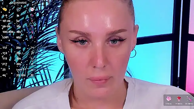 LianaFord tattooed tease webcam