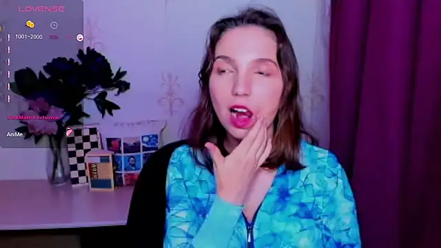KindHazelHere_ webcam