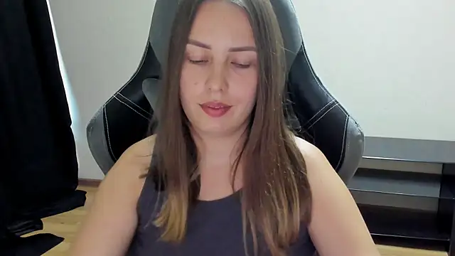 Mia_shy1 webcam