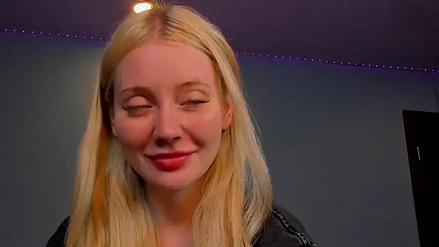 Lillie_Berry webcam