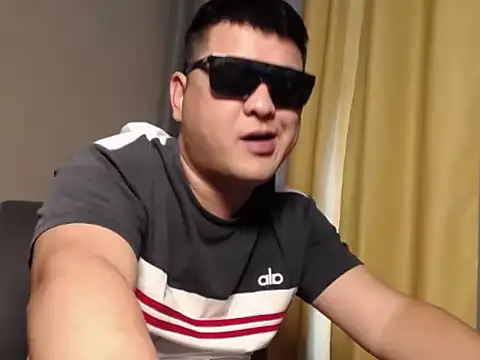 zhang1118 webcam
