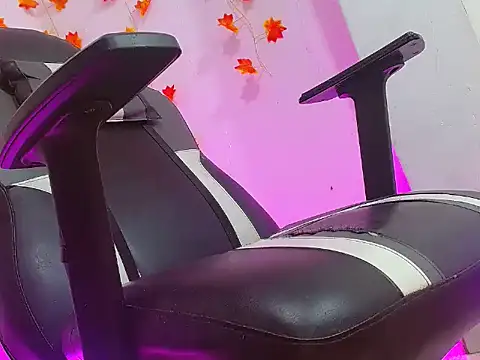 Mia_dirty29 webcam