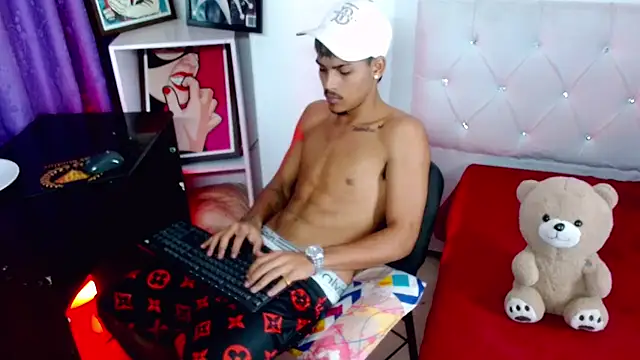 Angel_foxc13 Live Web Cam Show