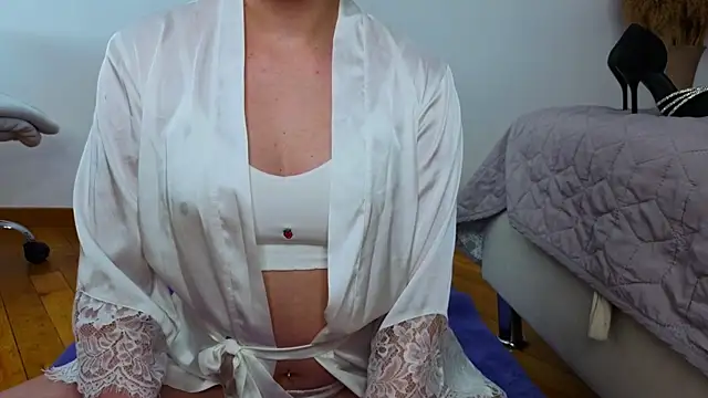 Kris_Crystal Live Web Cam Show
