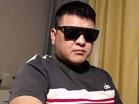 zhang1118 webcam