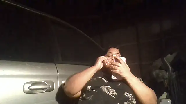 1n0nlythroat webcam