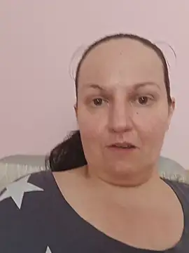 BustyLadyAlma webcam