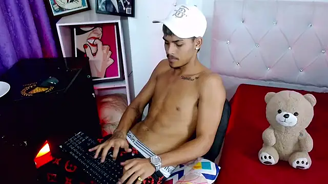 Angel_foxc13 Live Web Cam Show