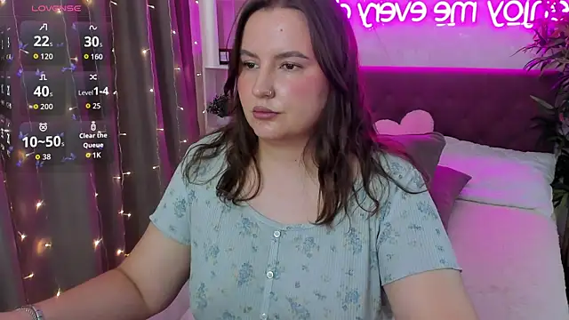 FeralPeach webcam