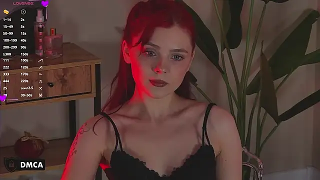 Nora__Ray webcam