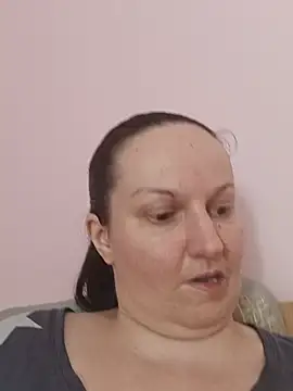 BustyLadyAlma webcam