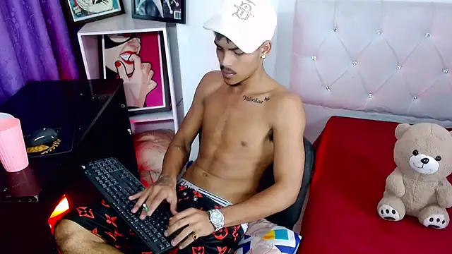 Angel_foxc13 Live Web Cam Show