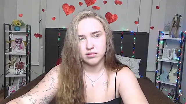 LauraHlot webcam