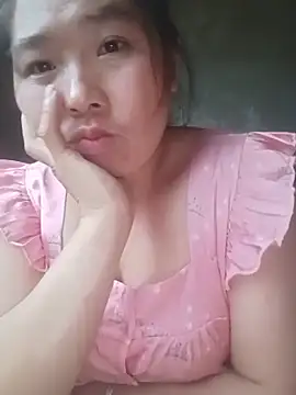 quynhkoolbae webcam