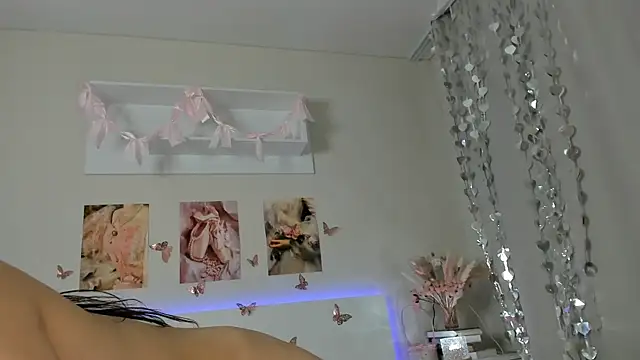 Milly_Lane webcam