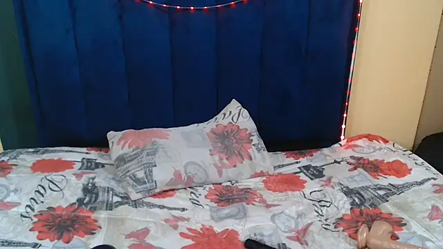 HotCreamyTea webcam