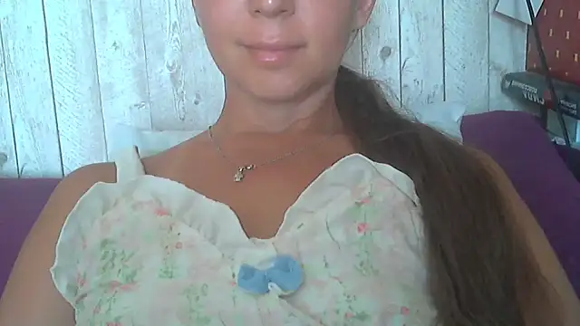 Bella--White webcam
