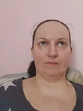 BustyLadyAlma webcam