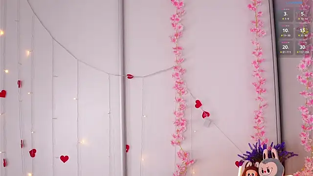 CherlyGuss live sex cam