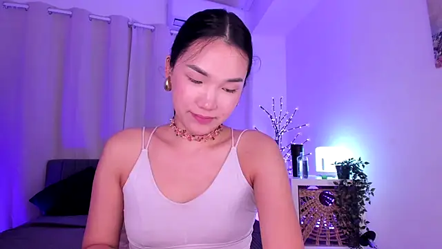 Divine_Madeleine webcam