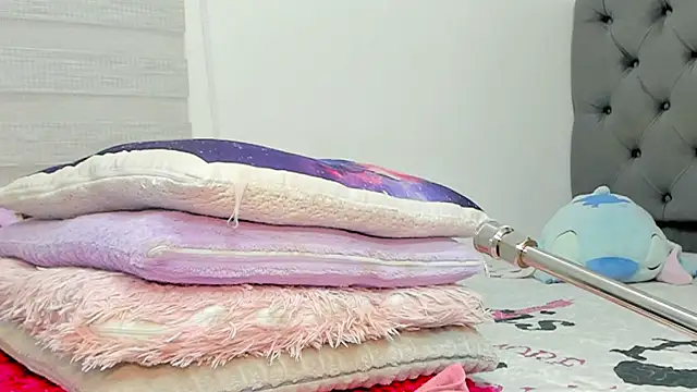 Elizabeth_18_ webcam
