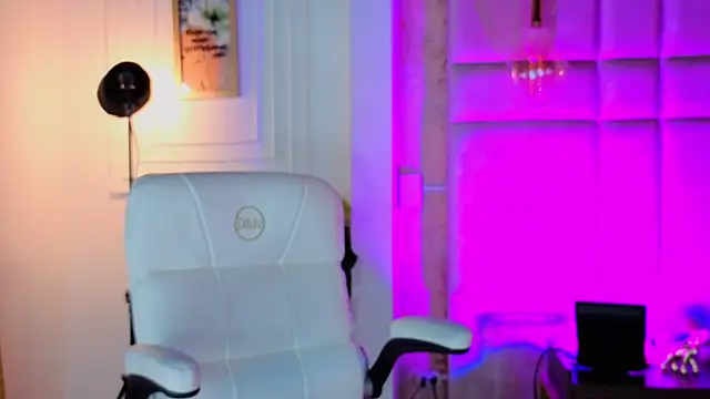 AlessiaLondon webcam