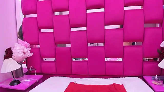 MaddisonPetite webcam