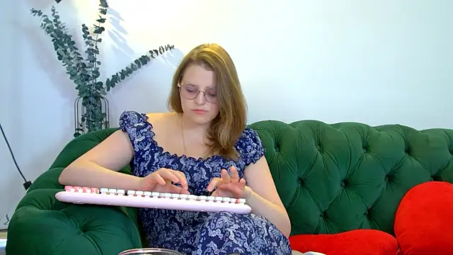 AlexaAvery webcam