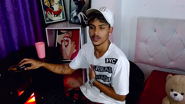 Angel_foxc13 webcam