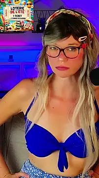 Kittychatte live cam on StripChat