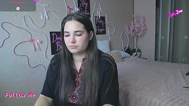 Lillianhot68 webcam