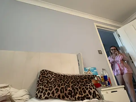 petitelucyXoxx webcam