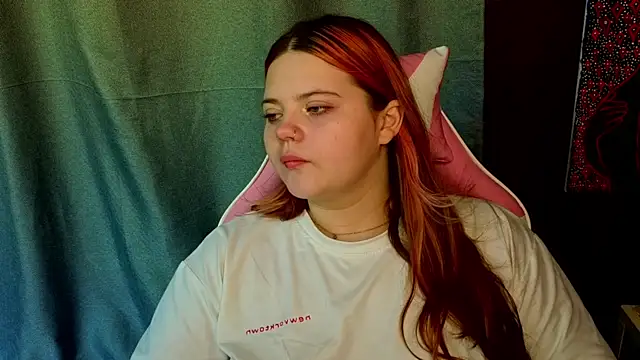 KellyFiery live cam on StripChat