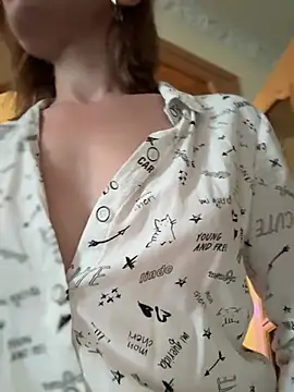 GoldenGoddess- webcam