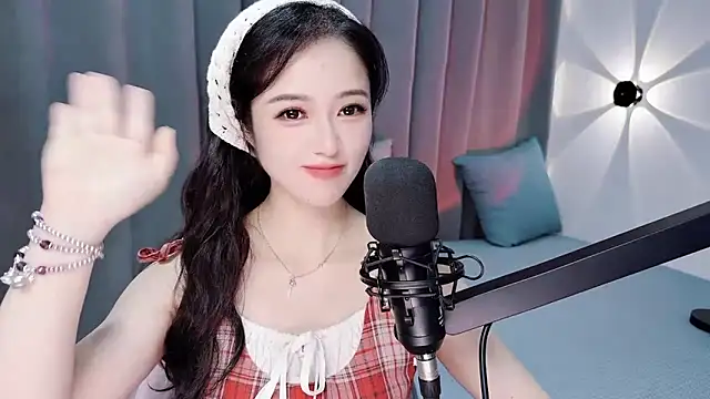 Momo-Wow webcam