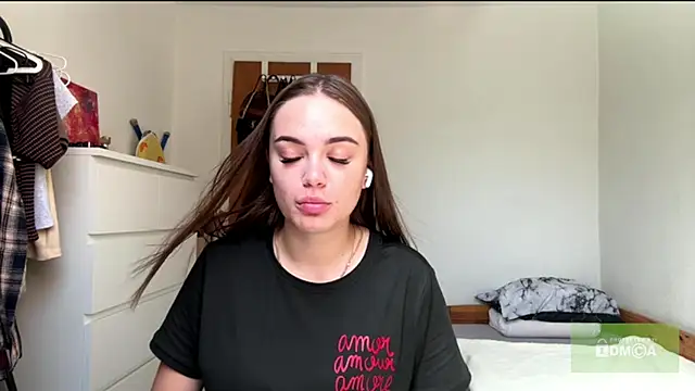 beautifulMira live cam on StripChat