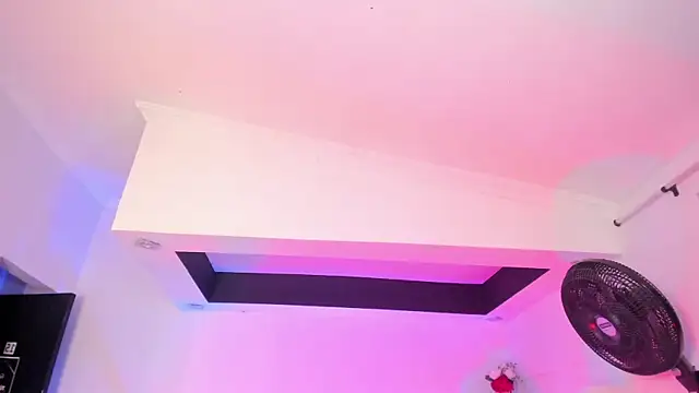 TifanyWhite_ webcam