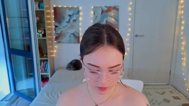 MilenaSaint webcam