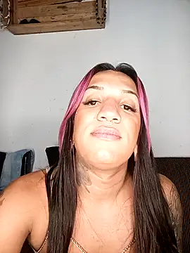 Modelo: kimtatuada