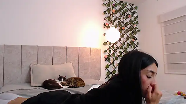 Lucyanajoi webcam