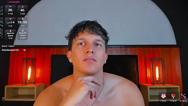 Leo_Savage_ webcam