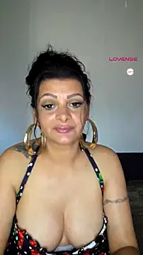 Pillango1212 webcam